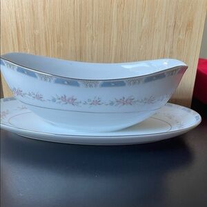 Fine china Gravy Boat with attached Saucer Imperial China Glenrose silver trim